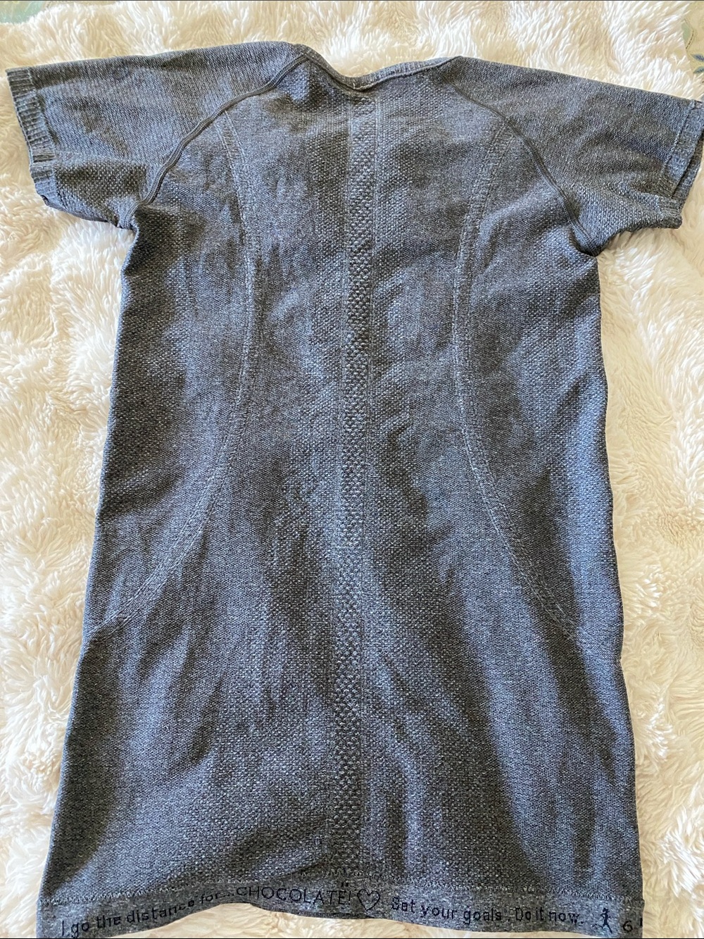 lululemon athletica 2 Workout Top - Size 6 - Picture 4 of 9